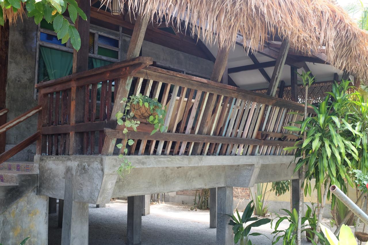 Panji Panji Tropical Wooden Home Pantai Cenang  Exterior photo